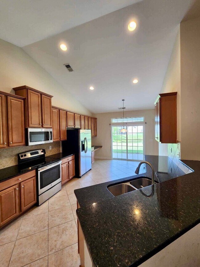 Building Photo - 909 Looking Glass Ct