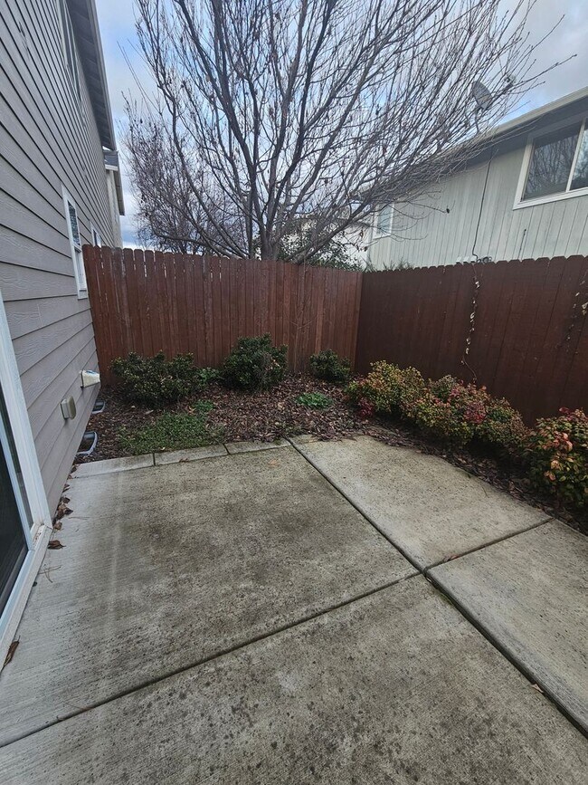 Building Photo - 1803012