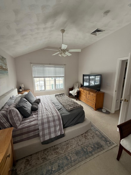 Building Photo - 12 B Chester Rd