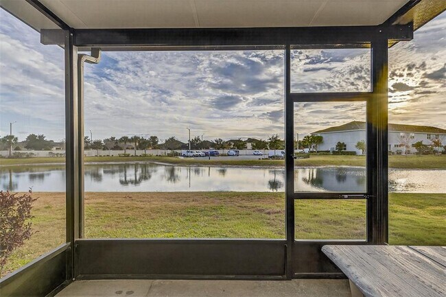 Building Photo - 2126 Crystal Bell St