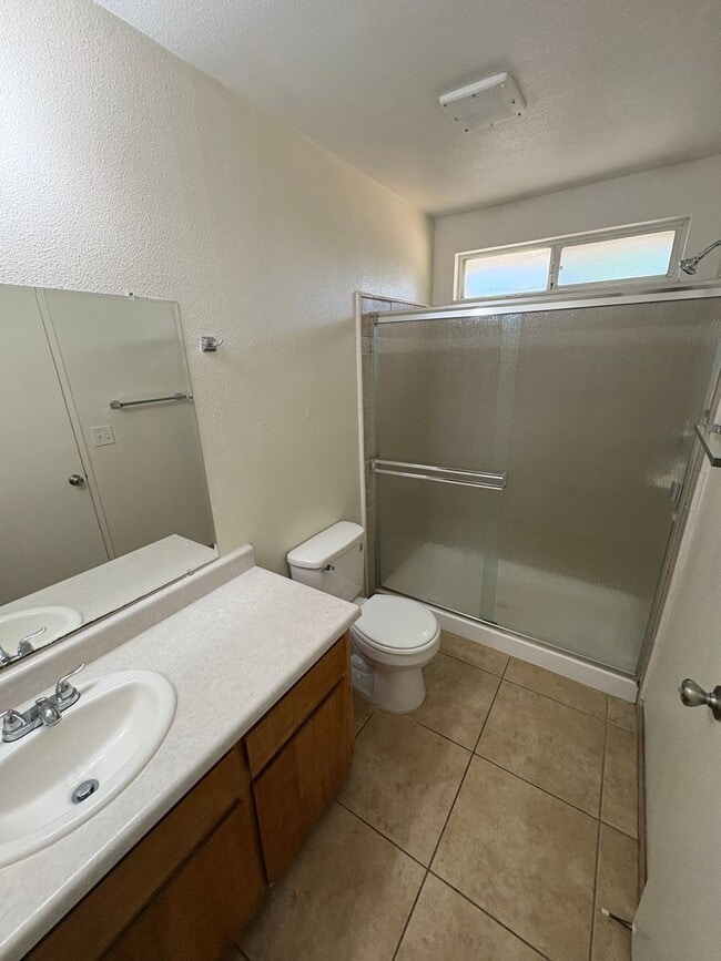 Building Photo - Charming Tulare home available now!
