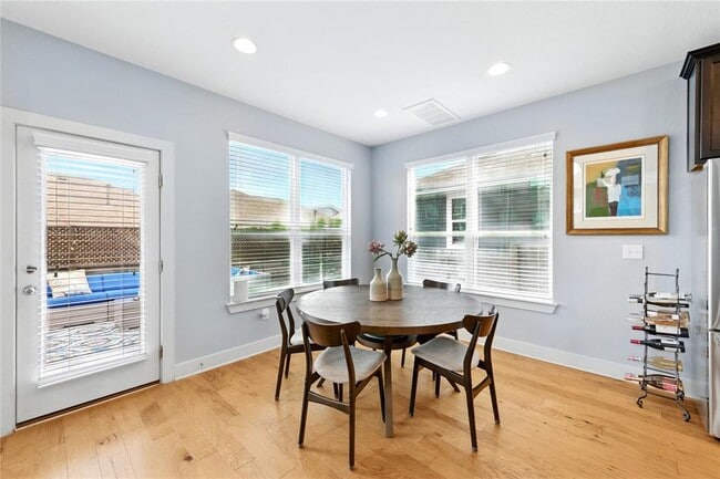 Building Photo - 7308 Oberon St