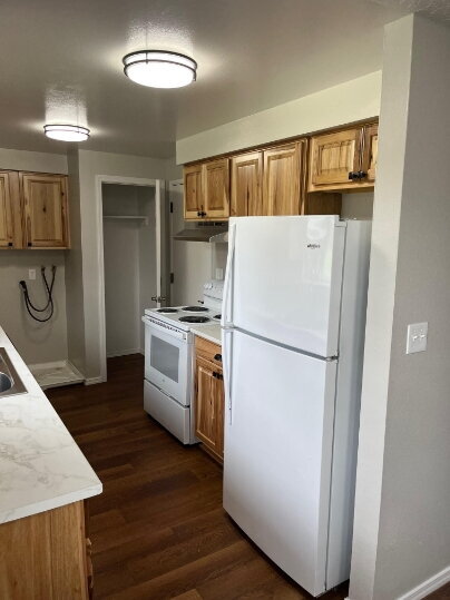 Building Photo - Updated Duplex with Garage