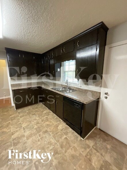 Building Photo - 1393 Panola Rd