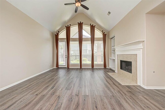 Building Photo - 26611 Glenrock Hills Dr