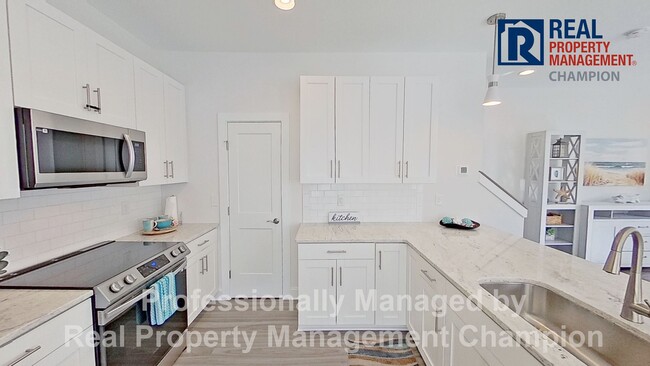 Building Photo - Newly Constructed Luxury Townhomes in Porters Neck