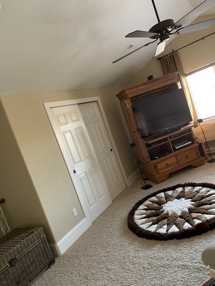 loft - 3635 Reindeer Cir