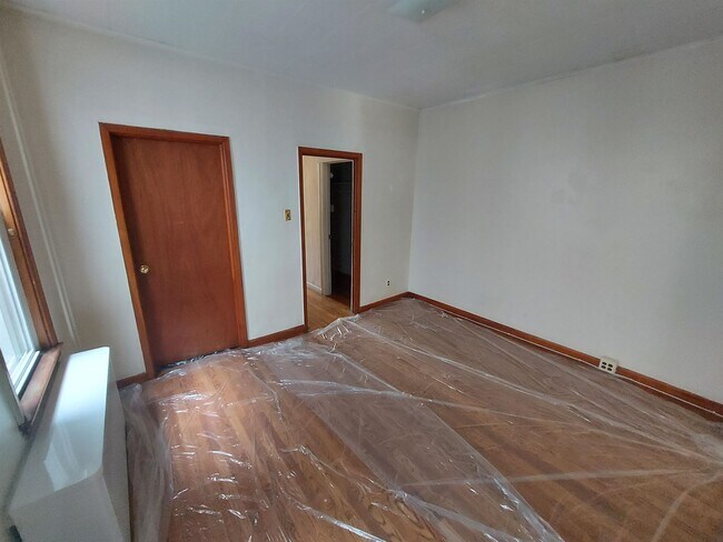 Building Photo - 168 Orient St