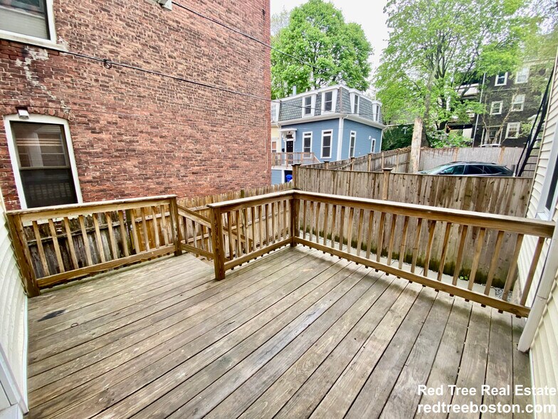 Building Photo - 31 Hurd Rd