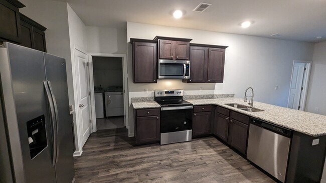 Building Photo - 280 Forestbrook Cove Cir