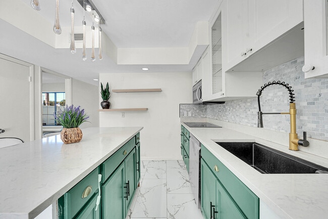 Building Photo - 9056 Green Meadows Way