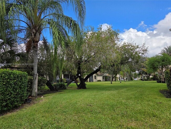 Building Photo - 460 Lakeview Dr