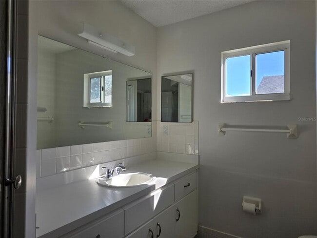 Building Photo - 9389 SE 174th Loop
