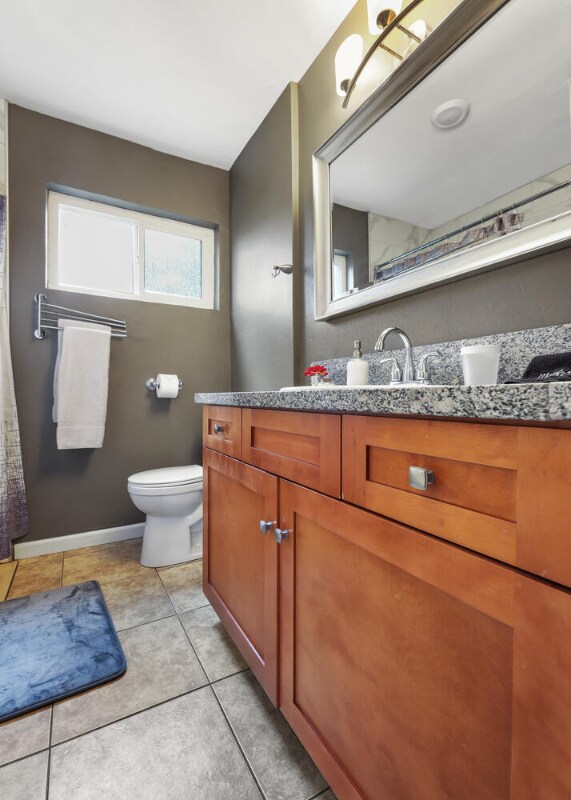 Building Photo - 718 N Floral St