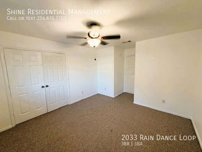 Building Photo - 2033 Rain Dance Loop