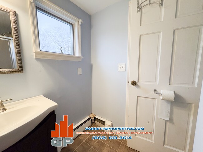 Building Photo - 4 Nashville Rd