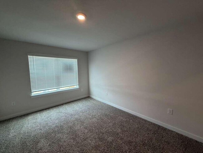 Building Photo - 47 S Main Deck Dr