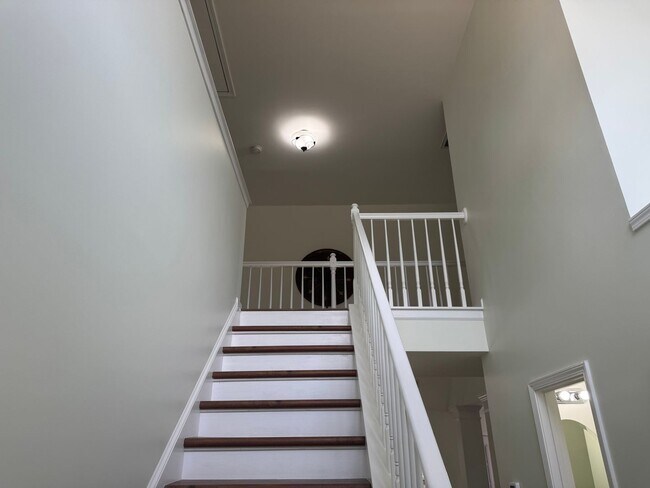 Building Photo - Four Bedroom Home in Curtis Pond