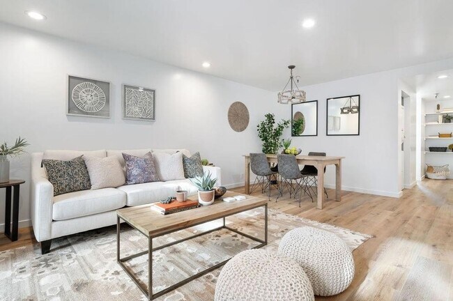 Building Photo - Exceptionally Upgraded First Floor Cedar Creek Condo with Patio by the Pool