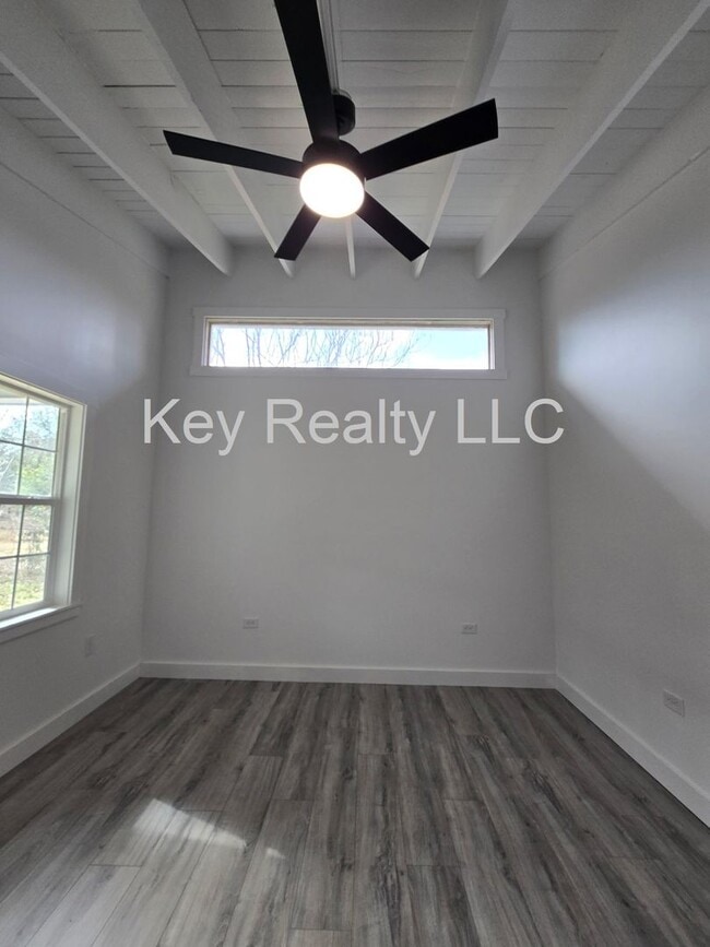 Building Photo - 2608 Horseshoe Dr