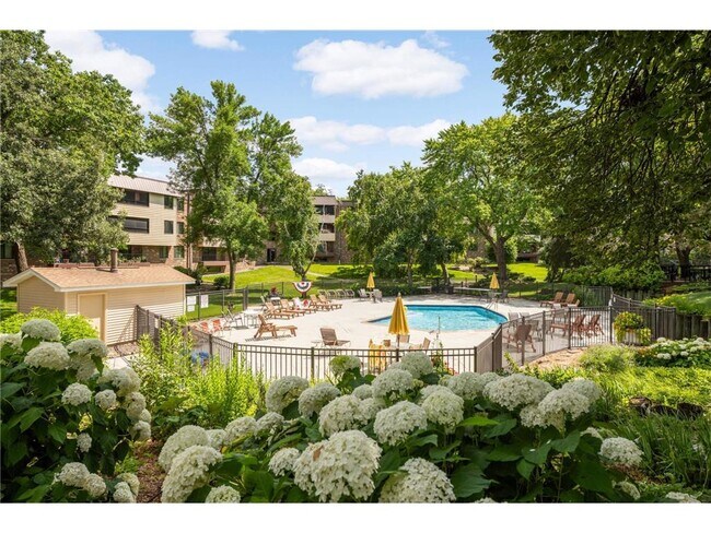 Building Photo - 7500 Cahill Rd