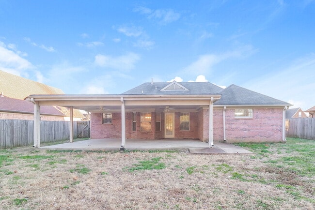 Building Photo - 10790 Wellington Dr