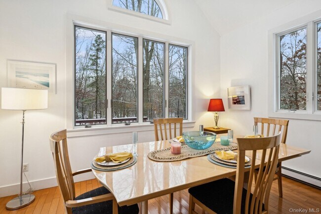 Building Photo - 12 Hildreth Rd S