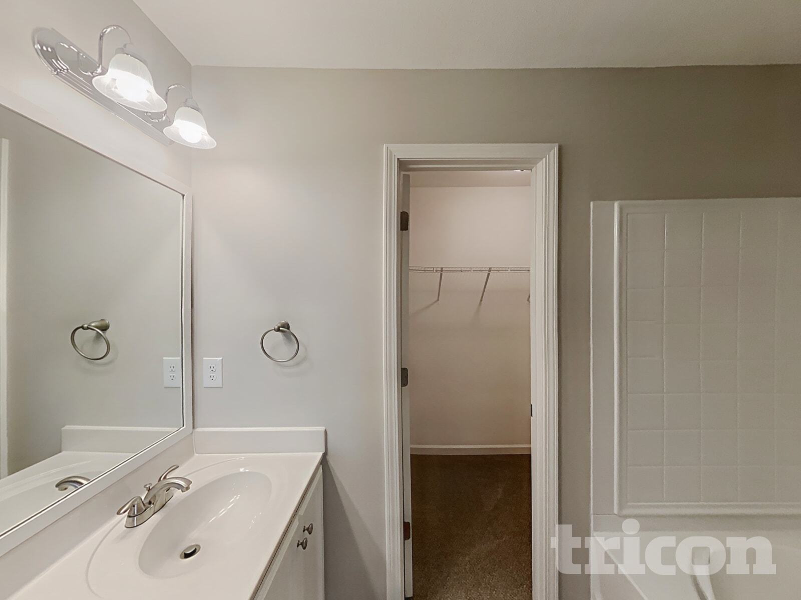 Building Photo - 1925 Buffalo Way