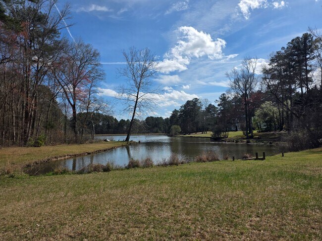 Building Photo - Private 4 bed 3 bath home located in Marietta on 4.5 acres