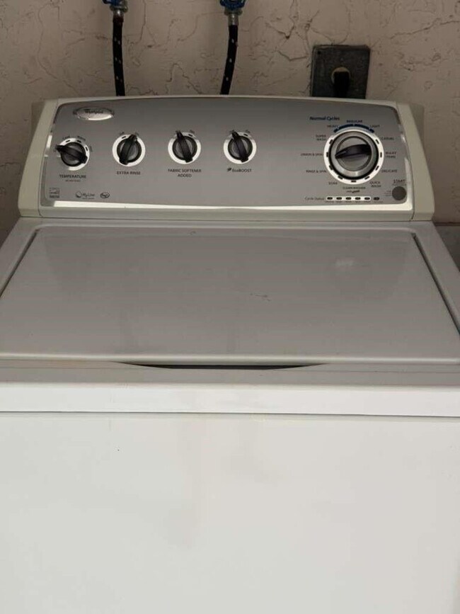 Building Photo - 3167 Cocoplum Cir