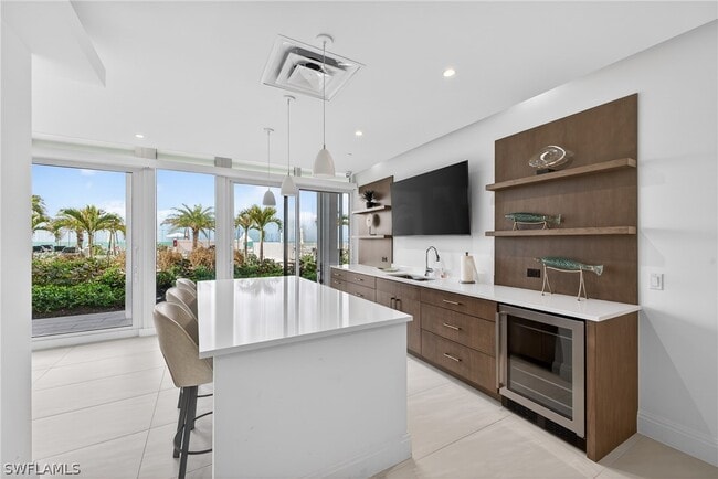 Building Photo - 3443 Gulf Shore Blvd N