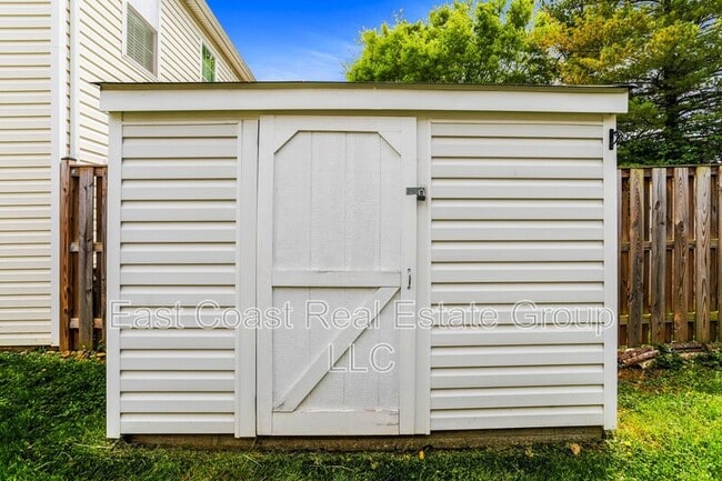 Building Photo - 575 Lancaster Pl