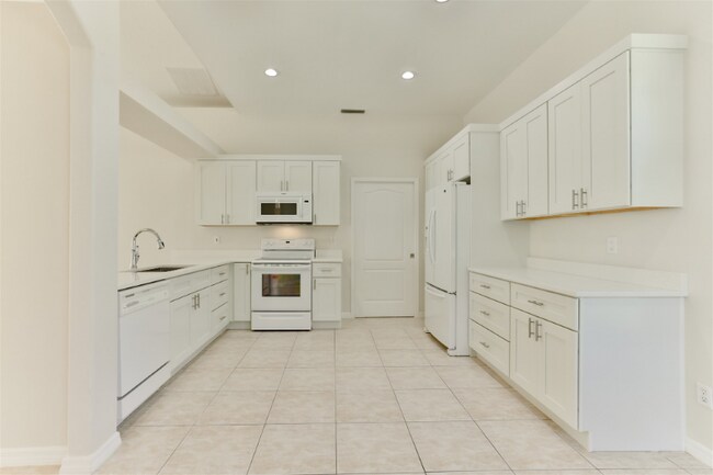 Building Photo - 1161 Siesta Key Cir