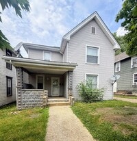 Building Photo - 116 Maple Ave SE