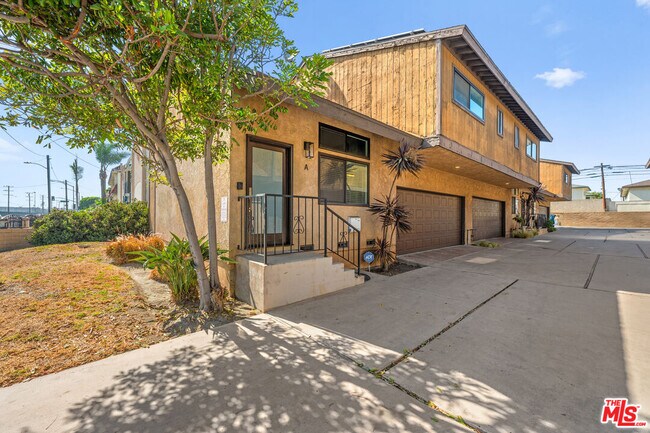 Building Photo - 4069 W Rosecrans Ave