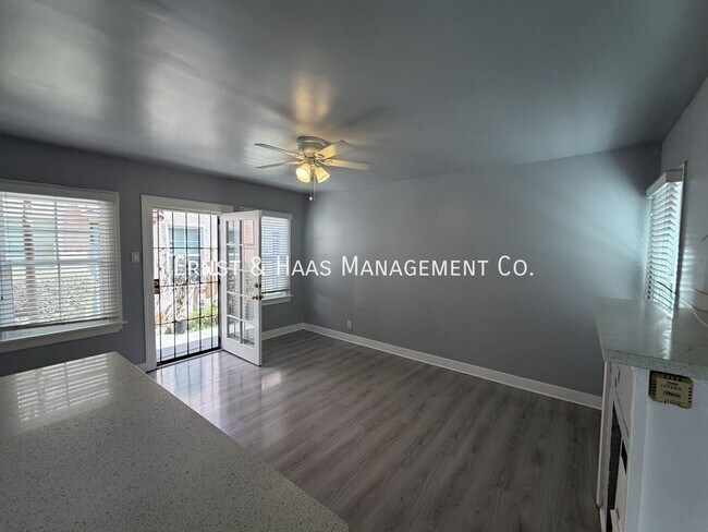 Building Photo - 1119 St Louis Ave