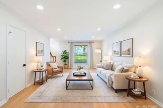 Building Photo - 5025 Hillsboro Pike