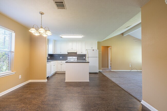 Building Photo - 16381 Many Trees Ln