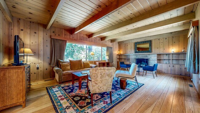 Building Photo - 4560 Sullivan Ct