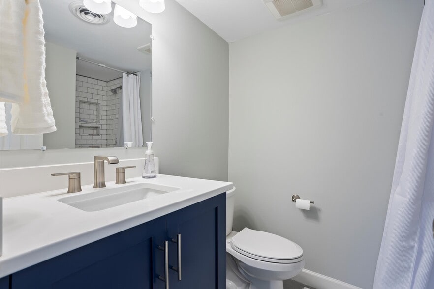 Building Photo - 2846 Walton Way