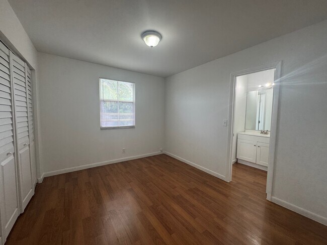 Building Photo - 6290 Duval Dr