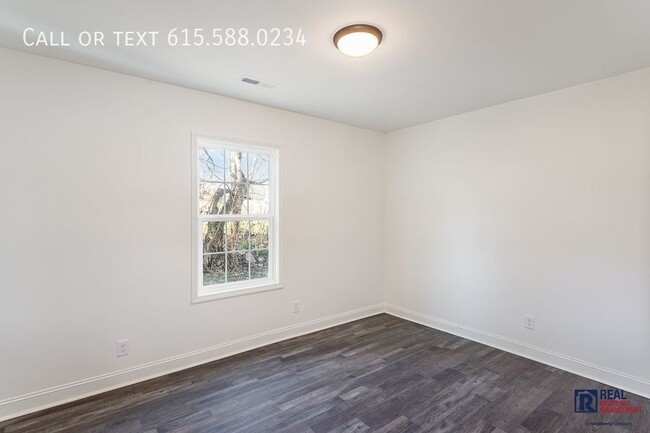 Building Photo - 307 W 13th St