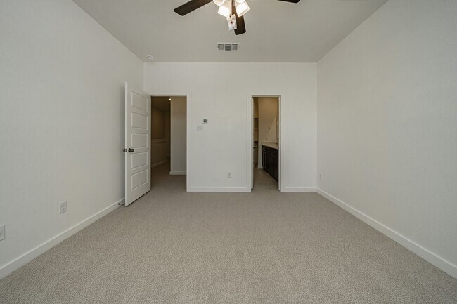 Building Photo - 8461 Adelaide Dr