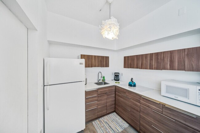 Building Photo - 1311 15th Terrace