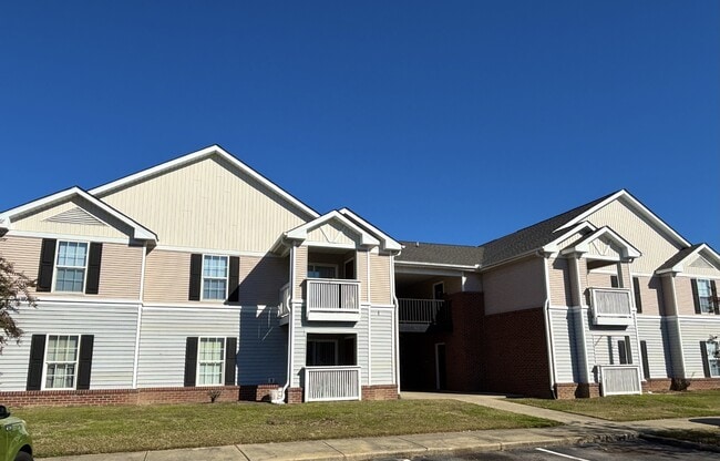 Building Photo - 1664 Lipscomb Rd E