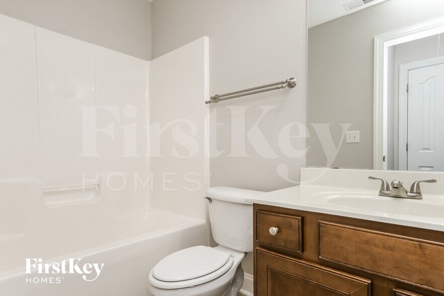 Building Photo - 15636 Seafield Ln