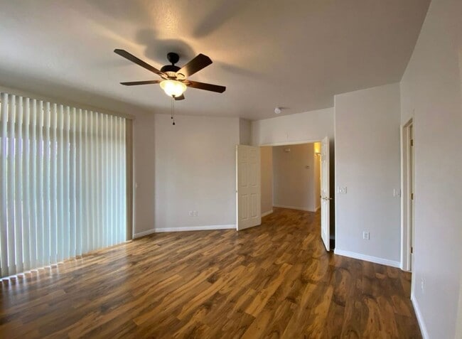 Building Photo - SPACIOUS HOME FOR RENT IN CORAL CANYON