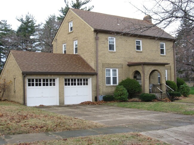 Primary Photo - 512 Virginia Ave