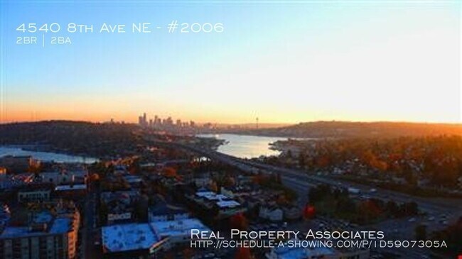 Building Photo - 4540 8th Ave NE