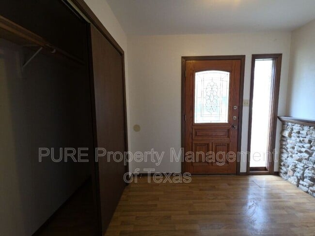 Building Photo - 12709 Burson Dr